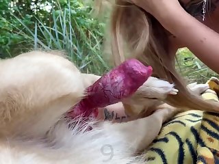 然而在外表之下，每个人都是一样的，有着巨大的阴茎，巨大的负荷，大奶子